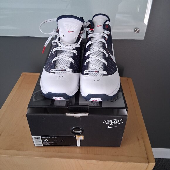 2010 Nike LeBron 7 P.S. LeBron VII P.S. 407639 100 Size 10 White Navy Red NIB